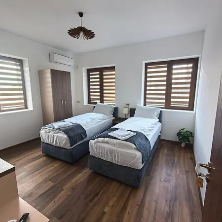 старлес Villa *